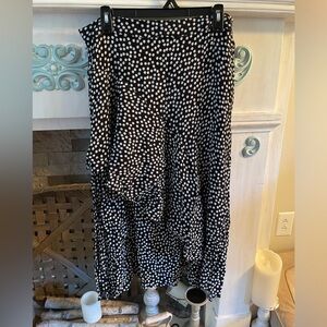 Rachel Zoe daisy flowered ruffled front skirt. NWOT